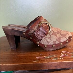 Coach "Sable" Signature Mules VGUC Women's Sz 7 Slide on Casual Heels